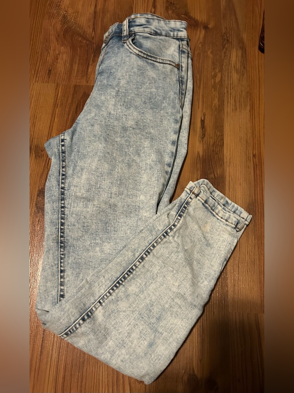 Light Acid Wash Mid-Rise Denim Jeans 👖